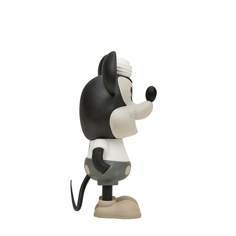 NYCC 2023: Disney Mickey Mouse "Sailor M." Collectible Vinyl Figure by Pasa - Grayscale Edition - Image 7